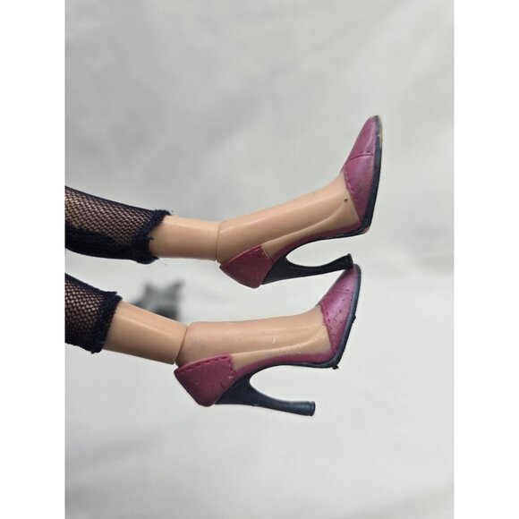 Bratz Doll Birthday Bash - Cloe With Clothing- Belt Flaws - Picture 2 of 16